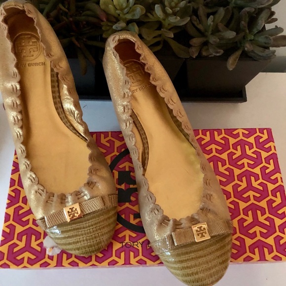 NIB, Tory Burch Gold/Khaki flats - Picture 2 of 5
